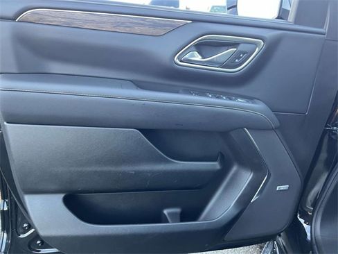 Certified 2024 Chevrolet Suburban Premier w/ Premium Package image 17