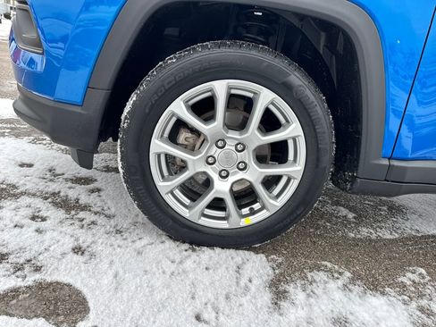 Certified 2022 Jeep Compass Latitude image 37