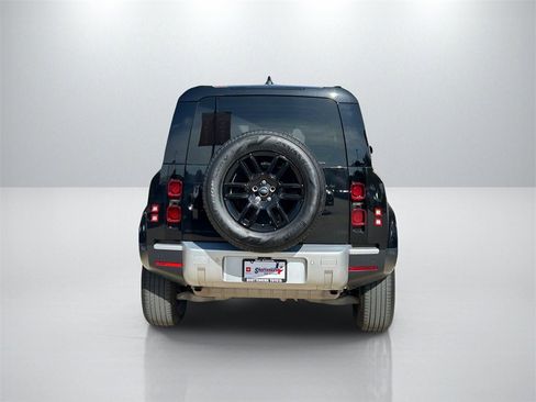 Used 2024 Land Rover Defender 110 S image 6