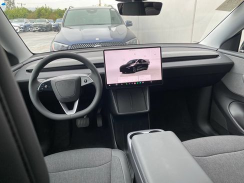 Used 2026 Tesla Model Y AWD image 13