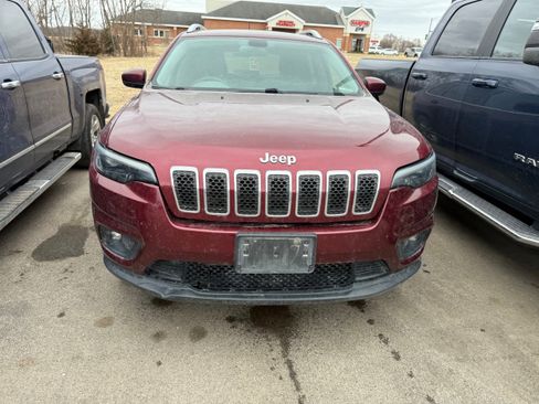 Used 2019 Jeep Cherokee Latitude w/ Popular Appearance Group image 2