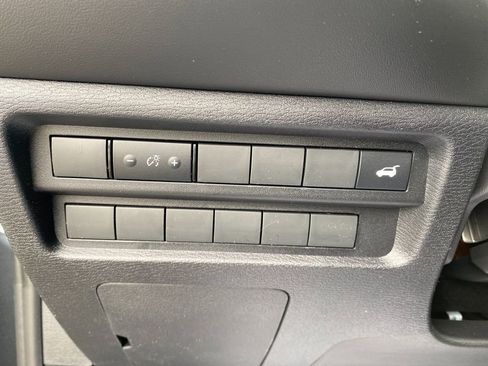 New 2025 Mitsubishi Outlander SE image 14