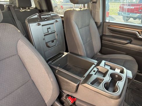 Used 2024 Chevrolet Silverado 3500 LT w/ Convenience Package image 39