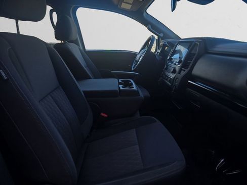Used 2023 Nissan Titan SV image 16