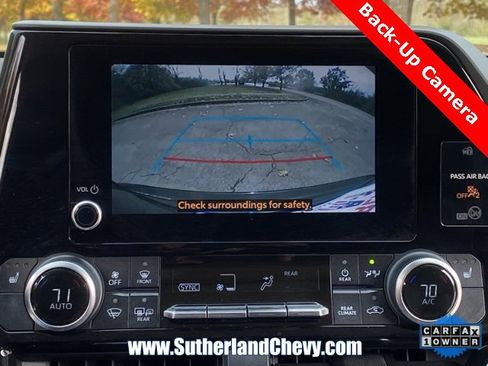 Used 2024 Toyota Highlander XLE image 27