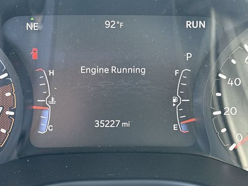 Used 2025 Jeep Compass Latitude w/ Sun & Sound Group AWD/4WD image 22