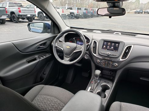 Used 2022 Chevrolet Equinox LT w/ Driver Convenience Package image 37