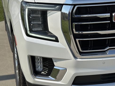 Used 2022 GMC Yukon XL SLT w/ SLT Luxury Package AWD/4WD image 10
