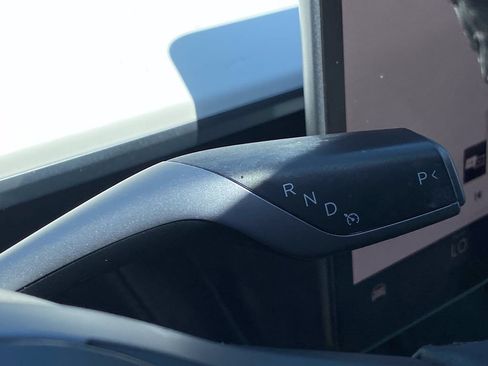 Used 2023 Tesla Model 3 Standard Range RWD image 18