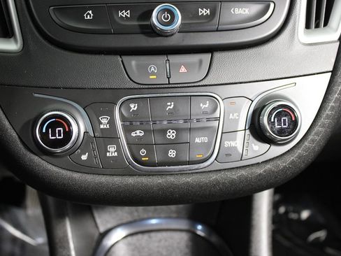 Used 2024 Chevrolet Malibu LT FWD image 12