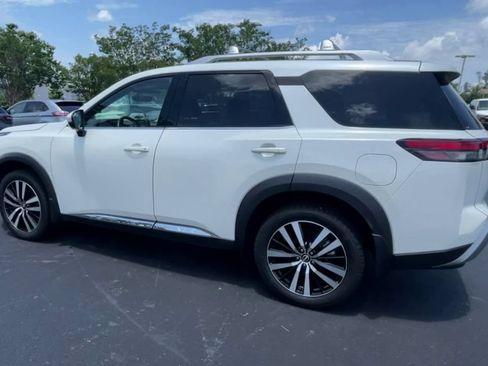 Used 2024 Nissan Pathfinder Platinum w/ Cargo Package FWD image 6