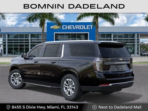 New 2026 Chevrolet Suburban LT image 4