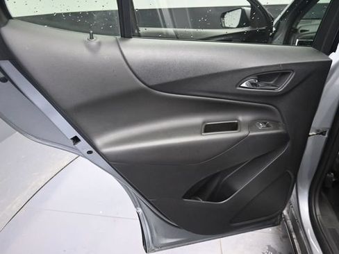 Used 2024 Chevrolet Equinox LT FWD image 31