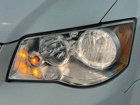 Used 2019 Dodge Grand Caravan SXT w/ Rear Park Assist Package FWD image 30