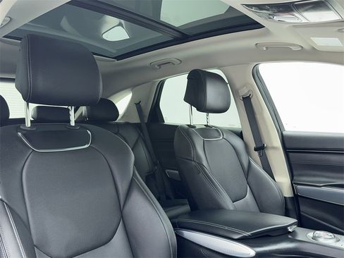 Used 2022 Genesis GV70 2.5T w/ Select Package image 45