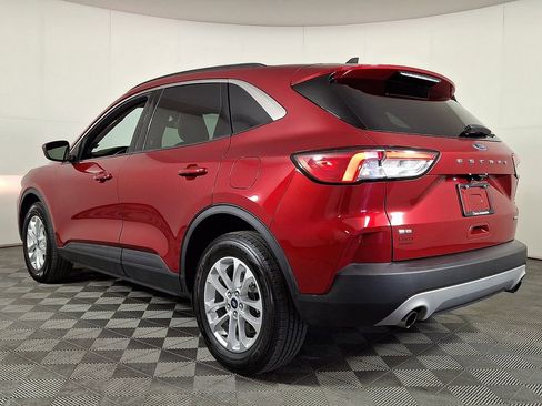 Used 2020 Ford Escape SE image 7