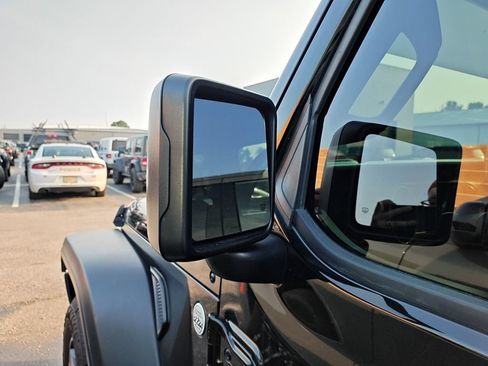 Used 2018 Jeep Wrangler Unlimited Sport S AWD/4WD image 4