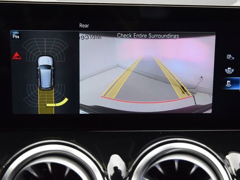 Certified 2023 Mercedes-Benz EQB 300 4MATIC image 32