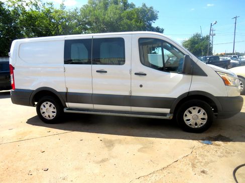 Used 2015 Ford Transit 250 130 Low Roof w/ Exterior Upgrade Package image 29