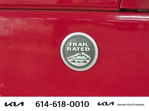 Used 2014 Jeep Wrangler Unlimited Sahara w/ Connectivity Group AWD/4WD image 33