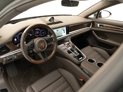 Certified 2023 Porsche Panamera 4 Platinum Edition image 4