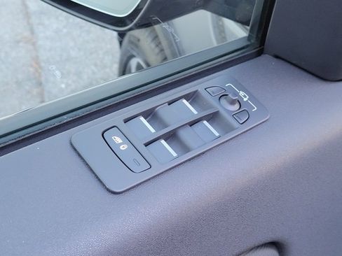 Used 2025 Land Rover Discovery Sport Dynamic SE image 26