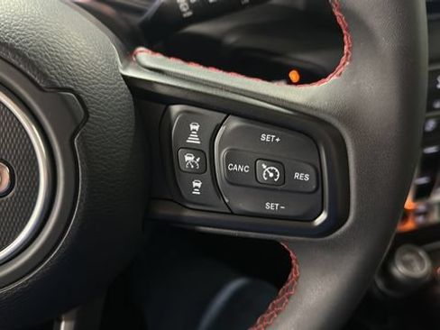 Used 2025 Jeep Wrangler Unlimited Rubicon AWD/4WD image 13
