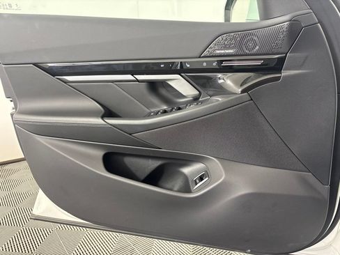 Certified 2024 BMW 530i w/ Premium Package RWD image 21