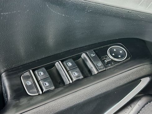 Used 2025 Kia Soul LX w/ LX Technology Package FWD image 15