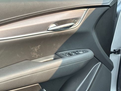 New 2026 Cadillac XT5 Luxury w/ LPO, ONYX Package FWD image 16
