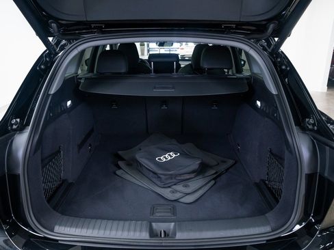 Used 2025 Audi Q6 e-tron Premium Plus w/ Premium Plus image 8