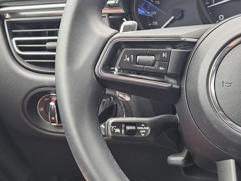 Certified 2026 Porsche Macan AWD/4WD image 26
