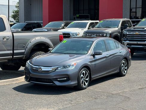 Used 2016 Honda Accord EX image 1