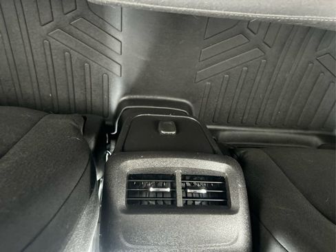 Used 2018 Chevrolet Equinox LT AWD/4WD image 18