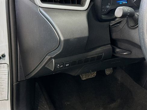 Used 2025 Toyota Corolla LE image 17