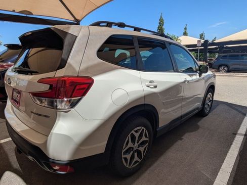 Used 2023 Subaru Forester Premium AWD/4WD image 4