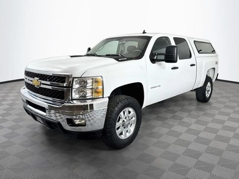 Used 2013 Chevrolet Silverado 2500 LT w/ Interior Plus Package AWD/4WD image 3