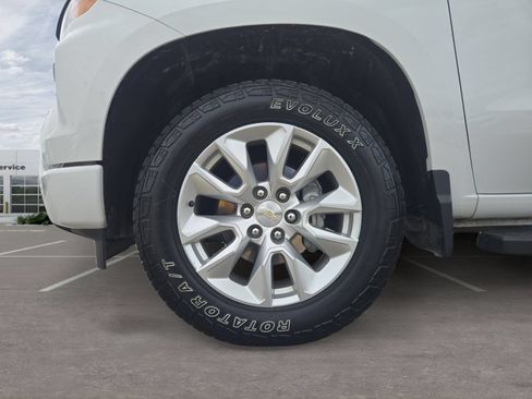 Used 2024 Chevrolet Silverado 1500 Custom RWD image 10