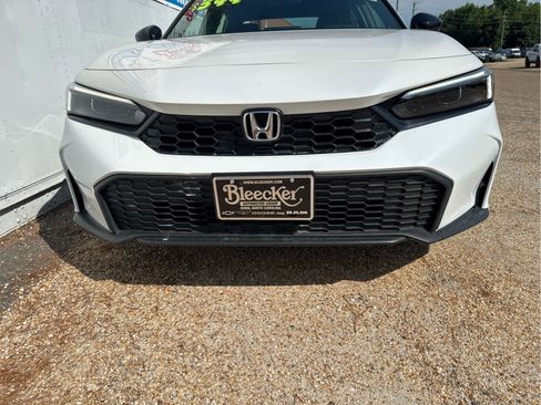 Used 2025 Honda Civic Sport image 11