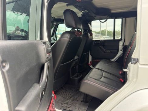 Used 2017 Jeep Wrangler Unlimited Rubicon AWD/4WD image 6