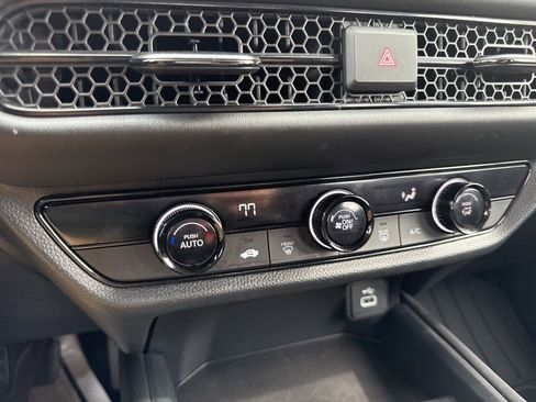 Certified 2025 Honda HR-V LX image 31