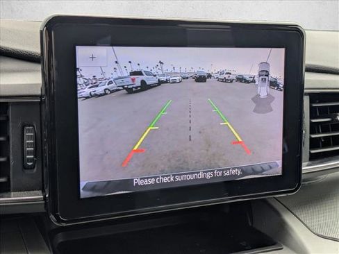 Used 2022 Ford Explorer XLT w/ Equipment Group 202A image 14