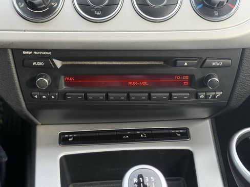 Used 2009 BMW Z4 sDrive30i image 8