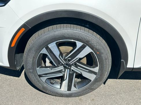 Used 2023 Kia Sorento EX AWD/4WD image 10