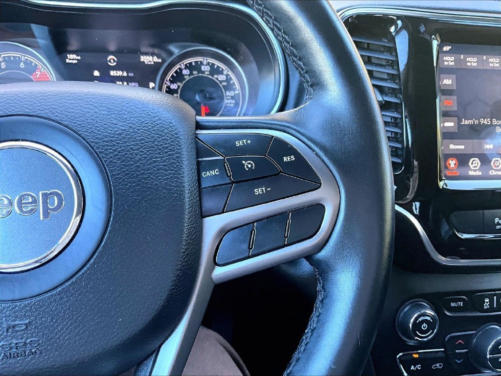 Used 2019 Jeep Cherokee Limited AWD/4WD image 23