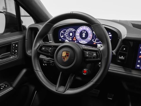 Certified 2025 Porsche Cayenne Turbo GT AWD/4WD image 43