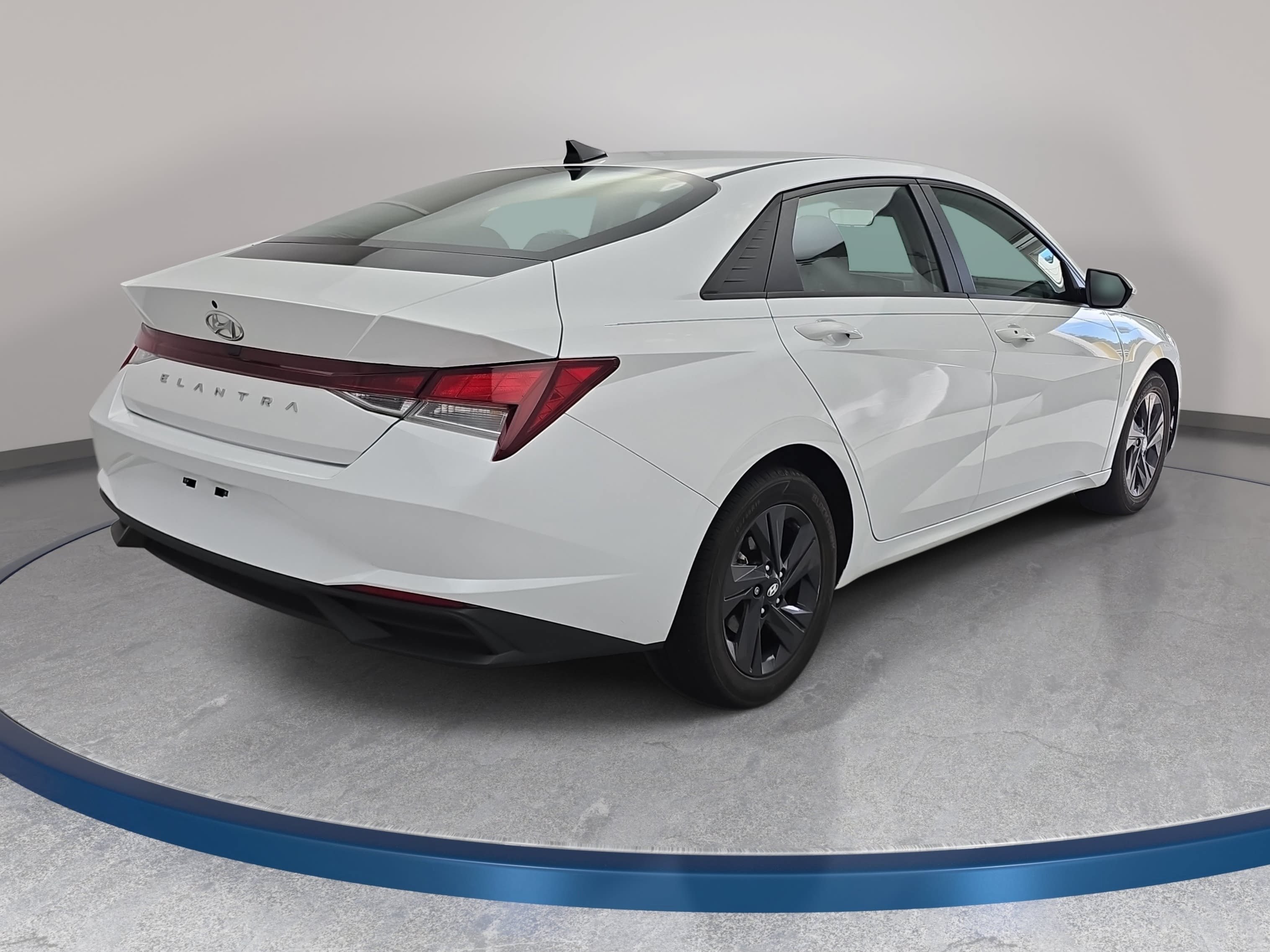 Used 2022 Hyundai Elantra SEL FWD image 5