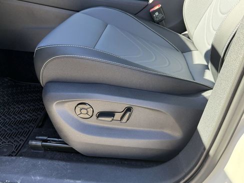 New 2026 Volkswagen Tiguan SE R-Line image 13