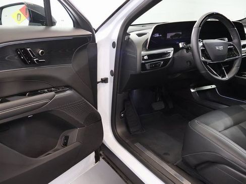 New 2026 Cadillac Lyriq Luxury AWD/4WD image 14