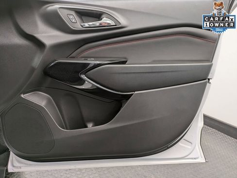 Used 2025 Chevrolet Trax RS w/ Sunroof Package FWD image 28